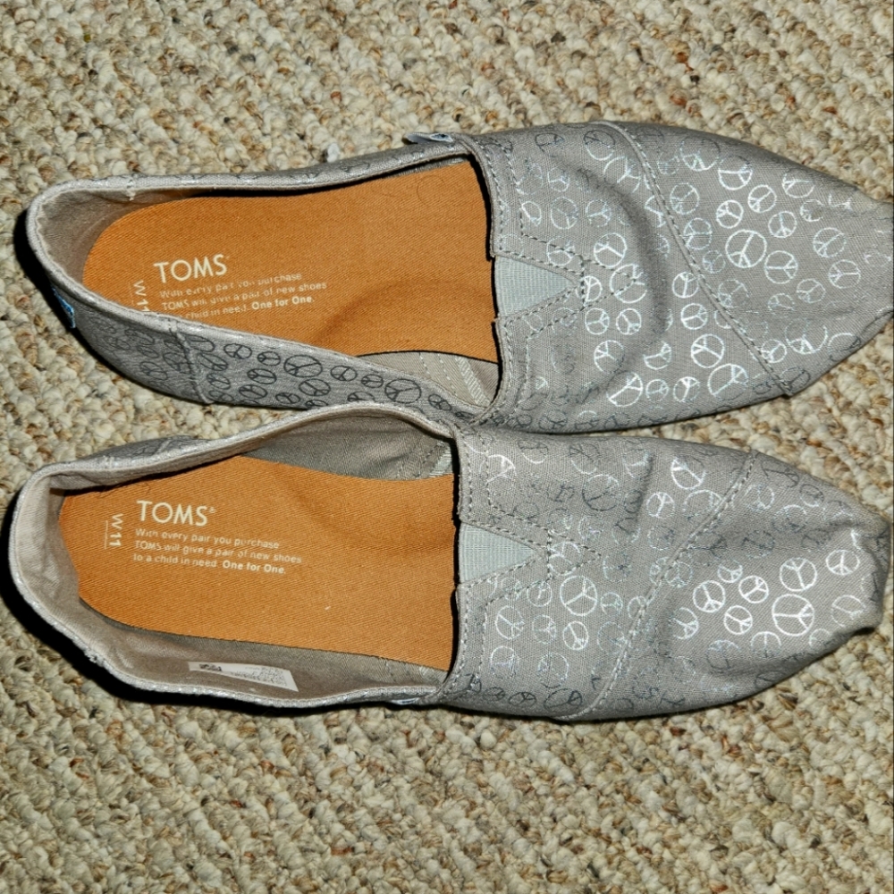 Toms silver w/peace signs size 11